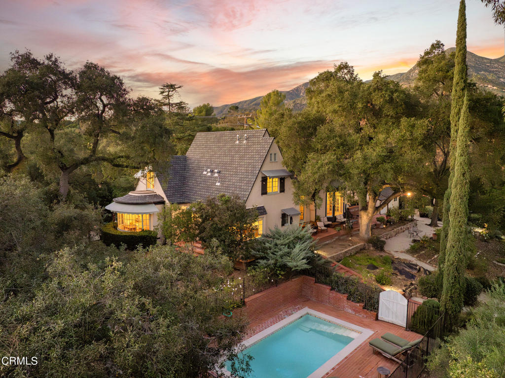 1104 Foothill Road