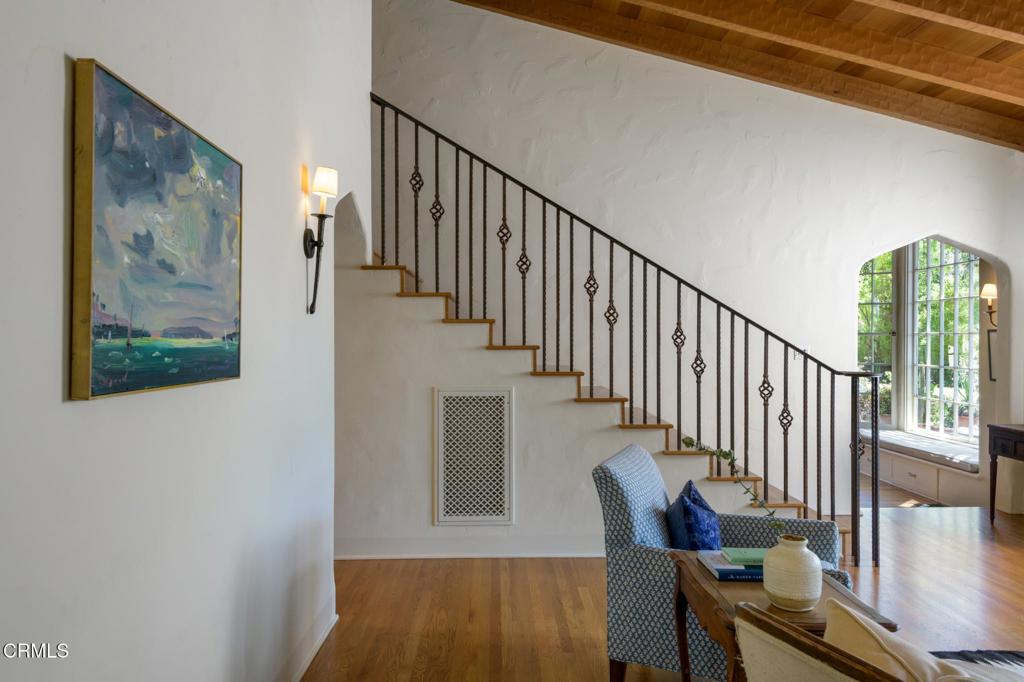 1104 Foothill Road