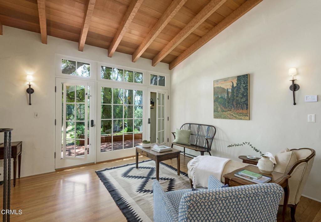 1104 Foothill Road