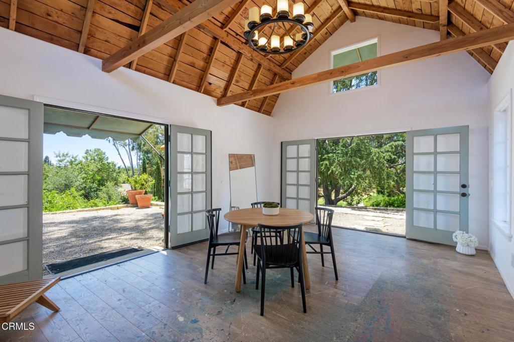 1104 Foothill Road