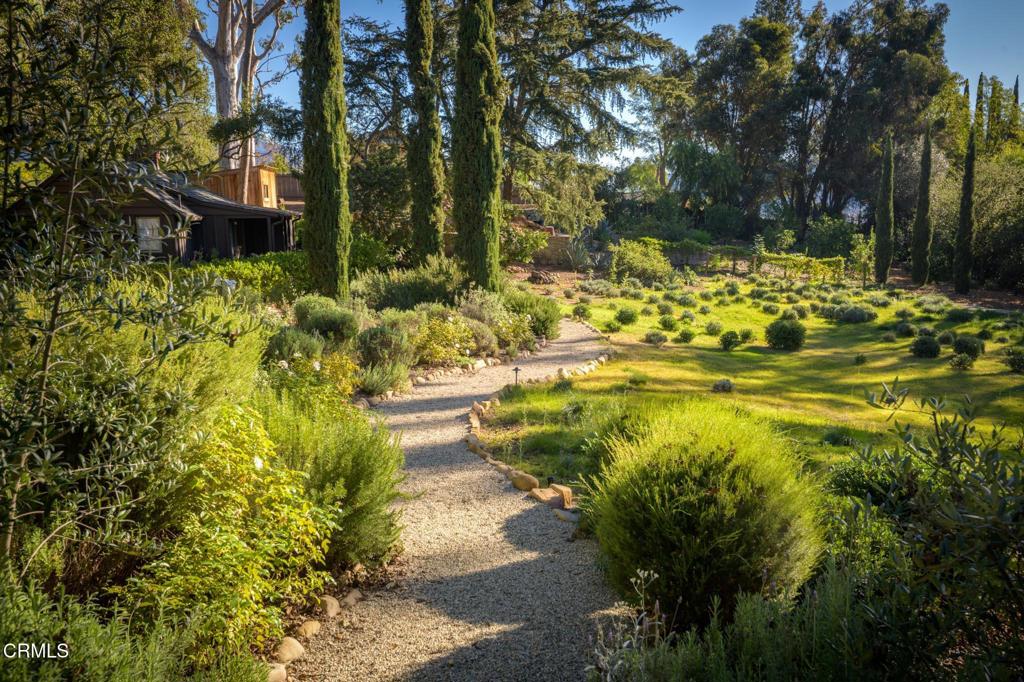 1104 Foothill Road