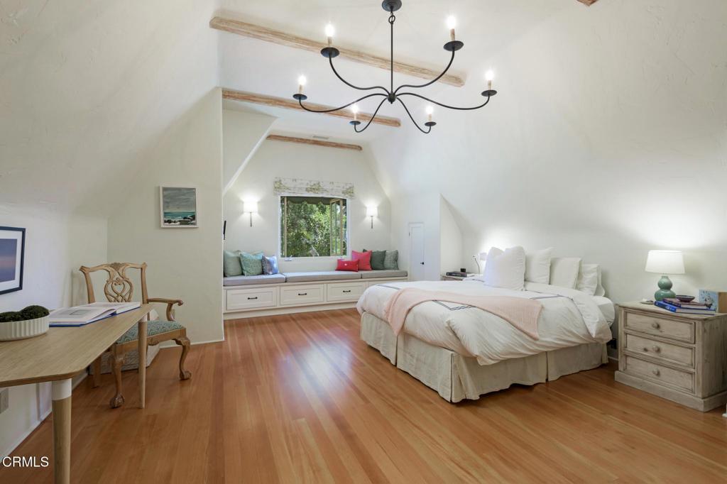 1104 Foothill Road