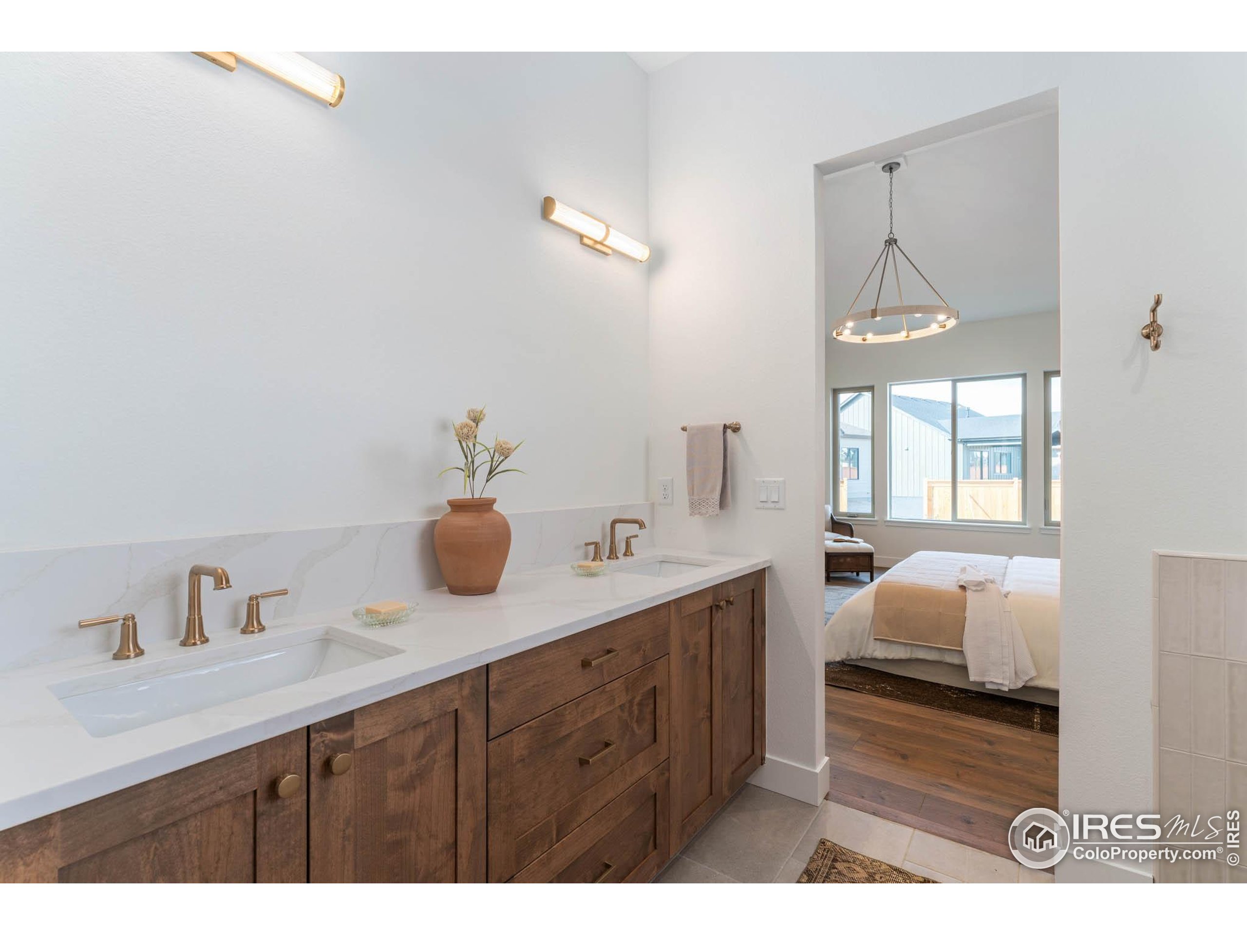144 Boxwood Dr