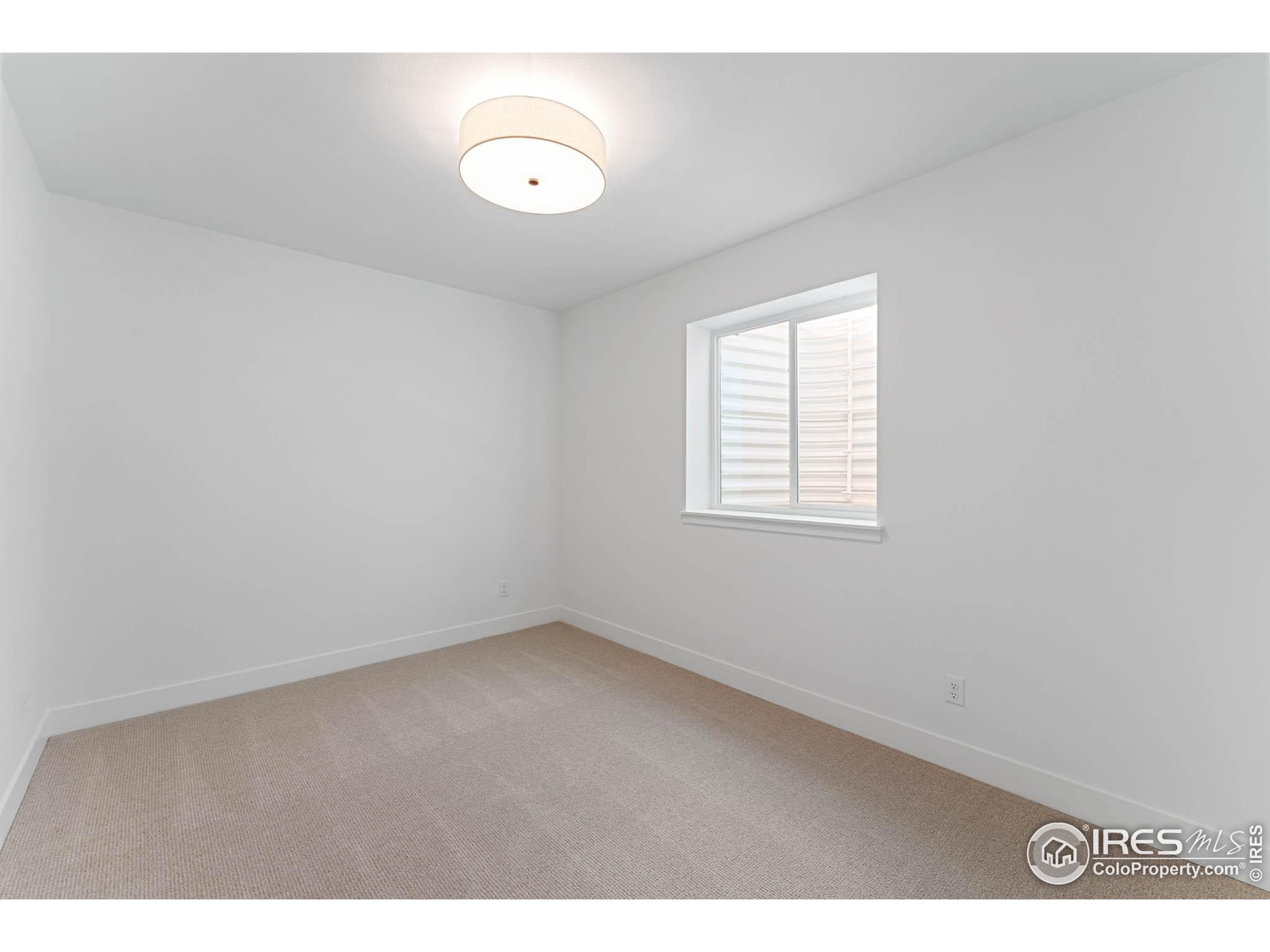 144 Boxwood Dr