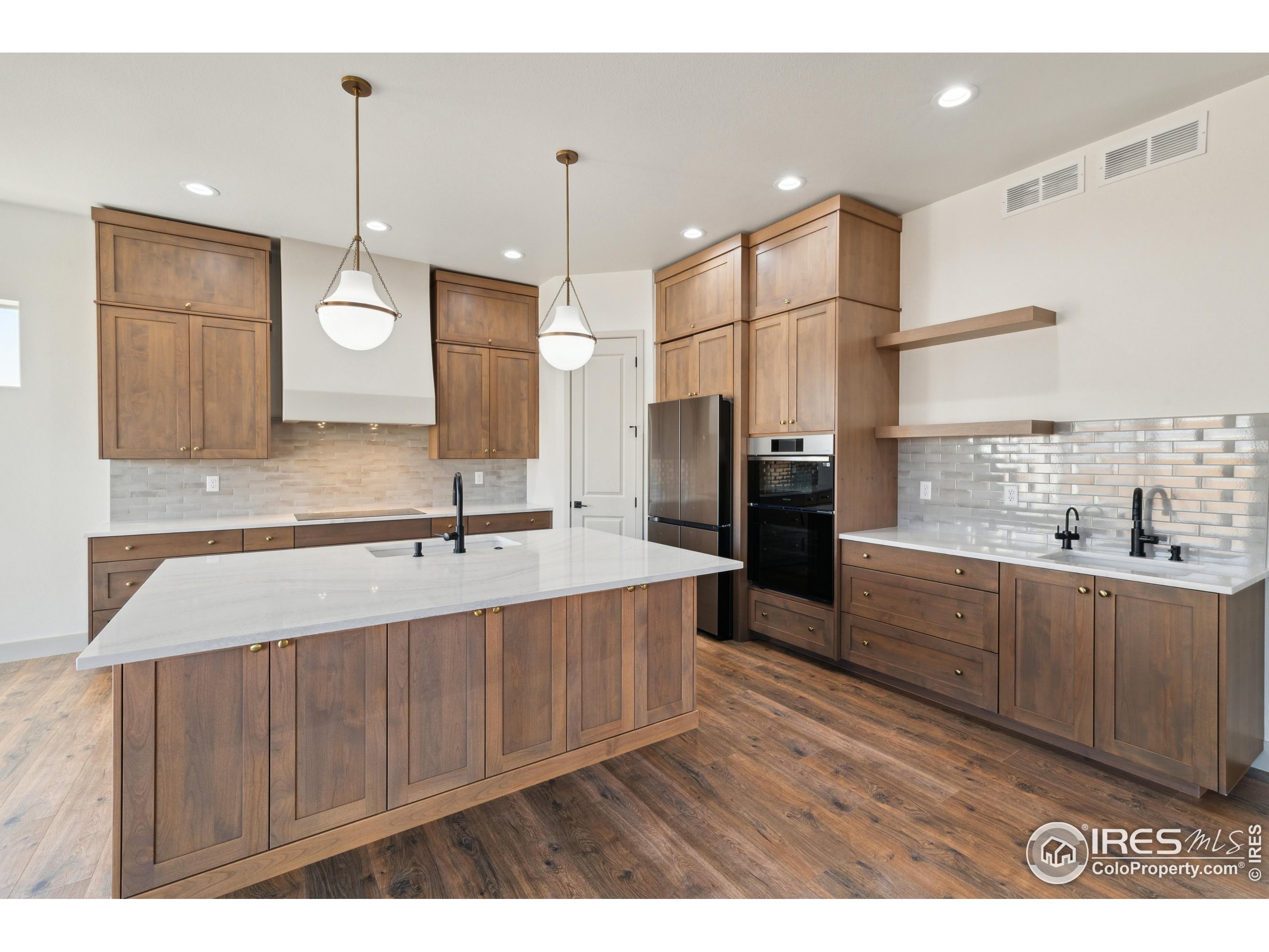 144 Boxwood Dr