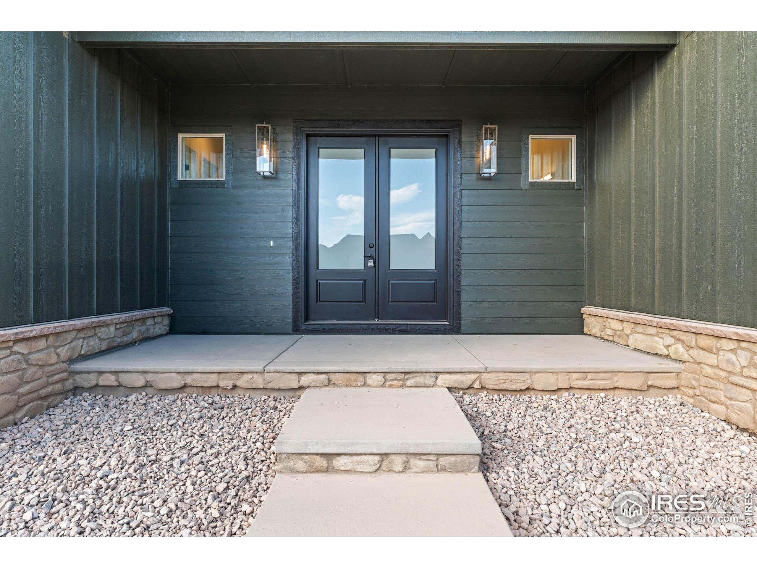 144 Boxwood Dr