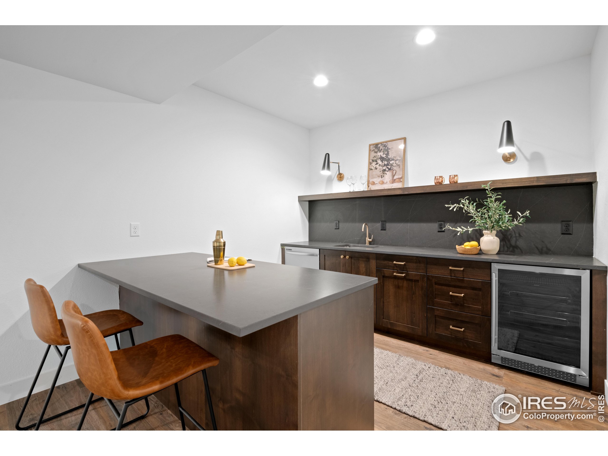 144 Boxwood Dr