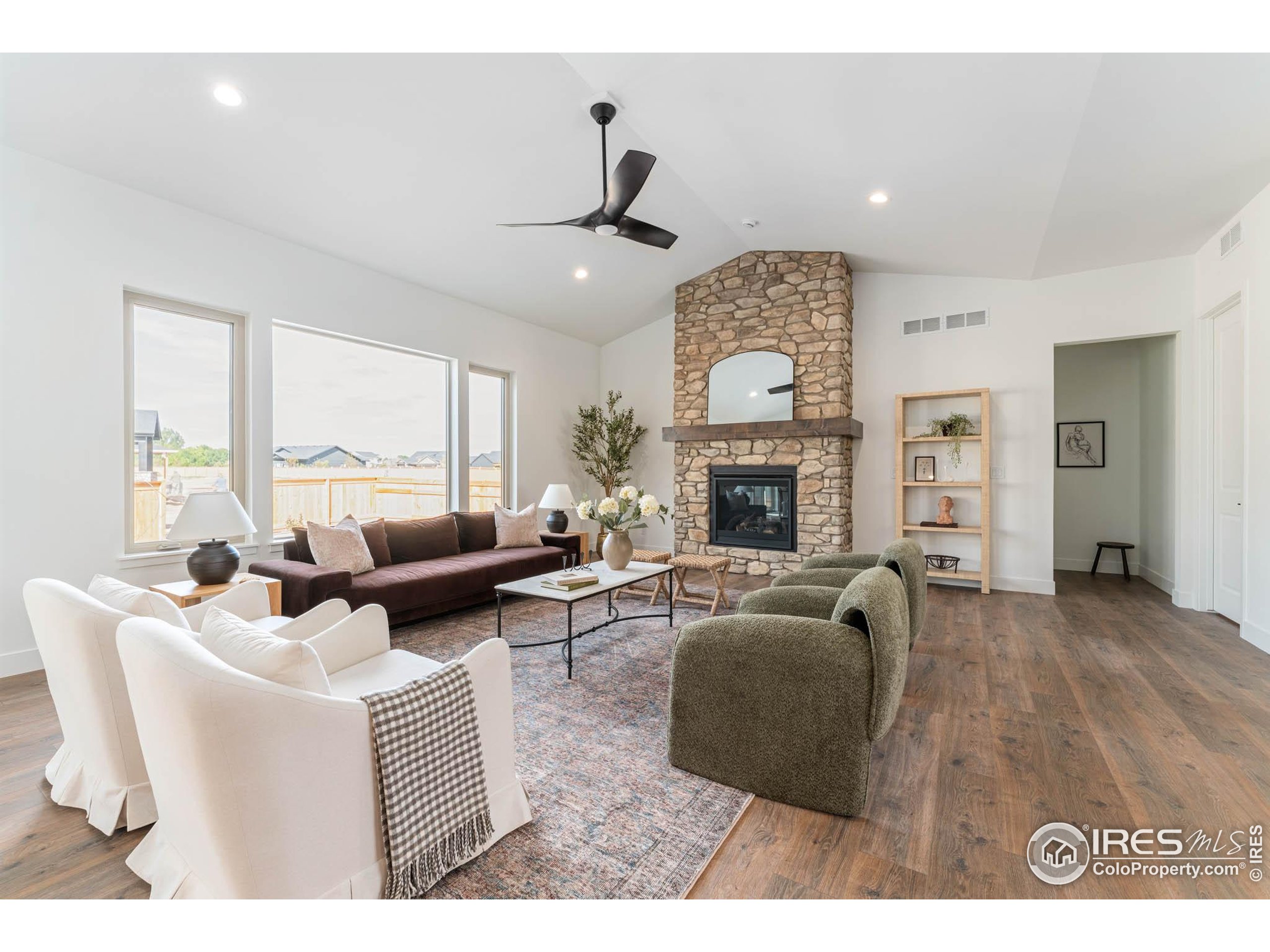 144 Boxwood Dr