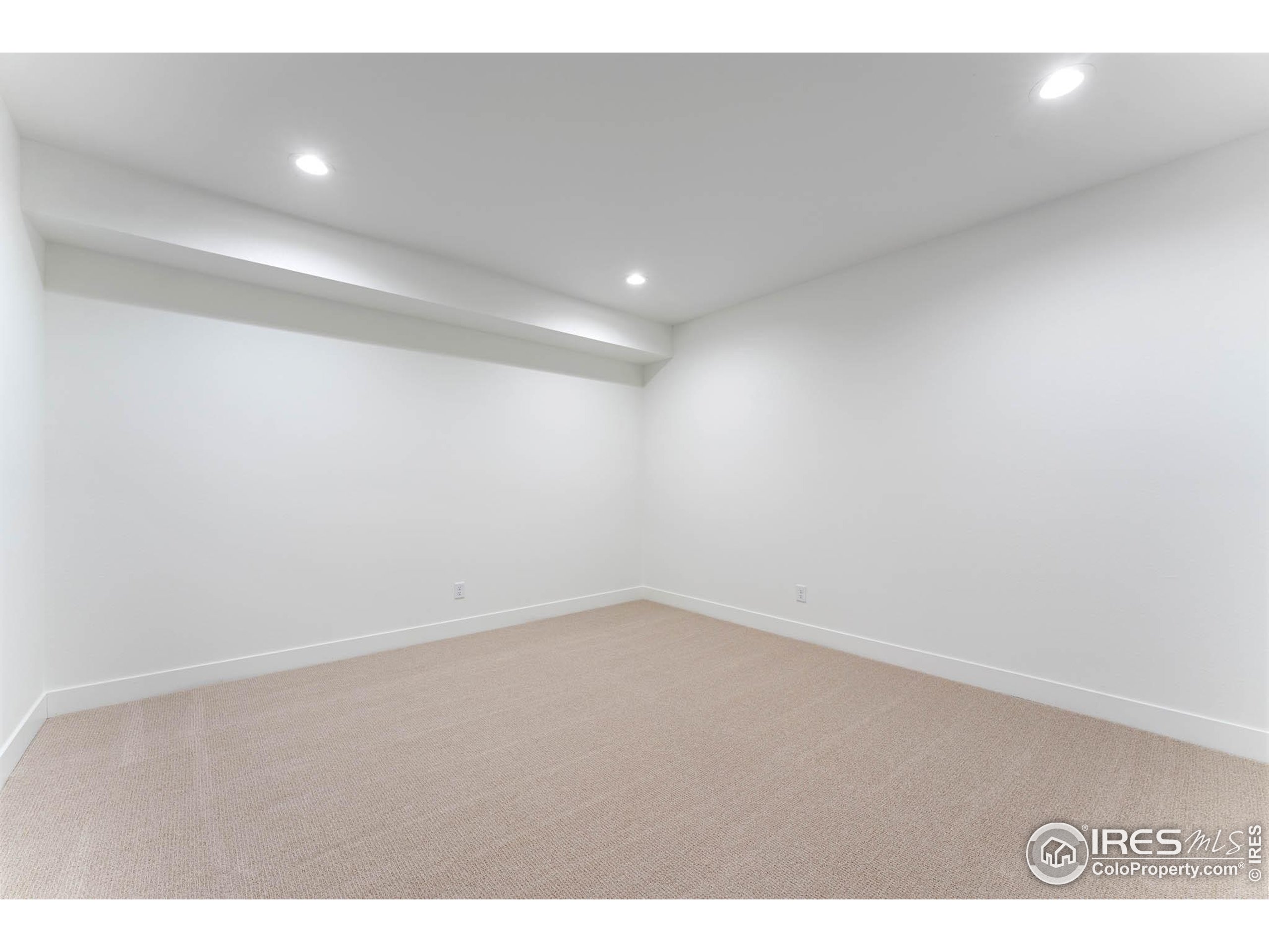 144 Boxwood Dr