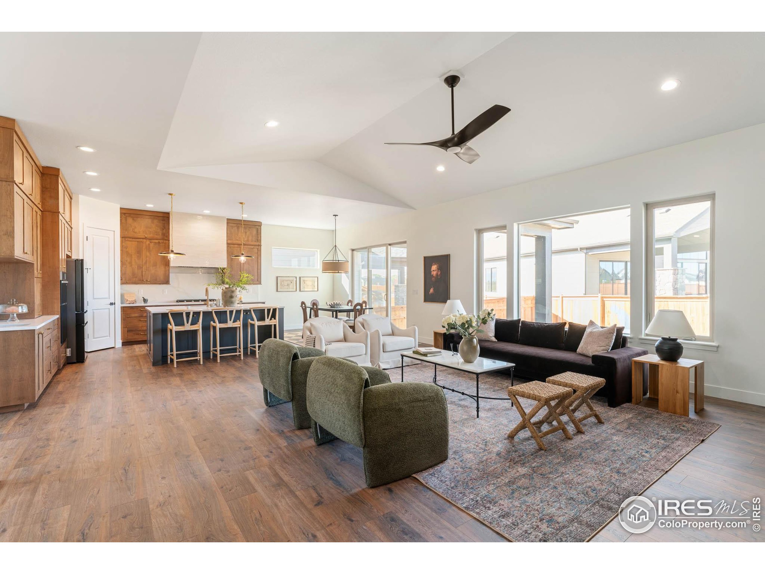 144 Boxwood Dr
