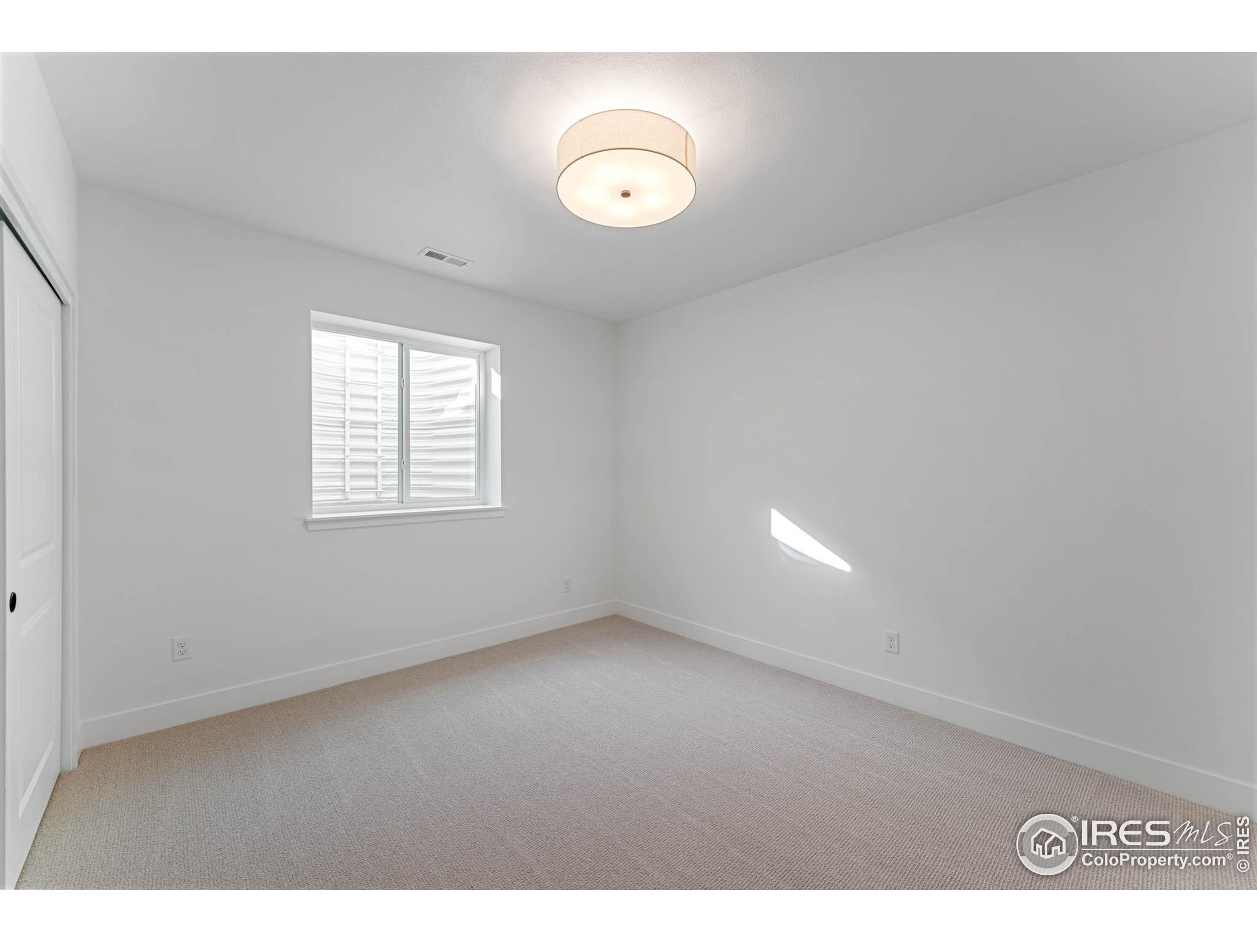144 Boxwood Dr