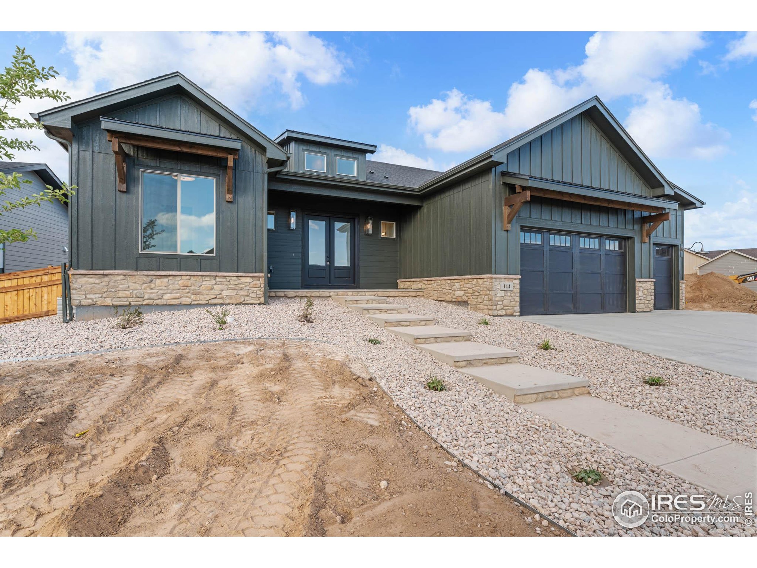 144 Boxwood Dr