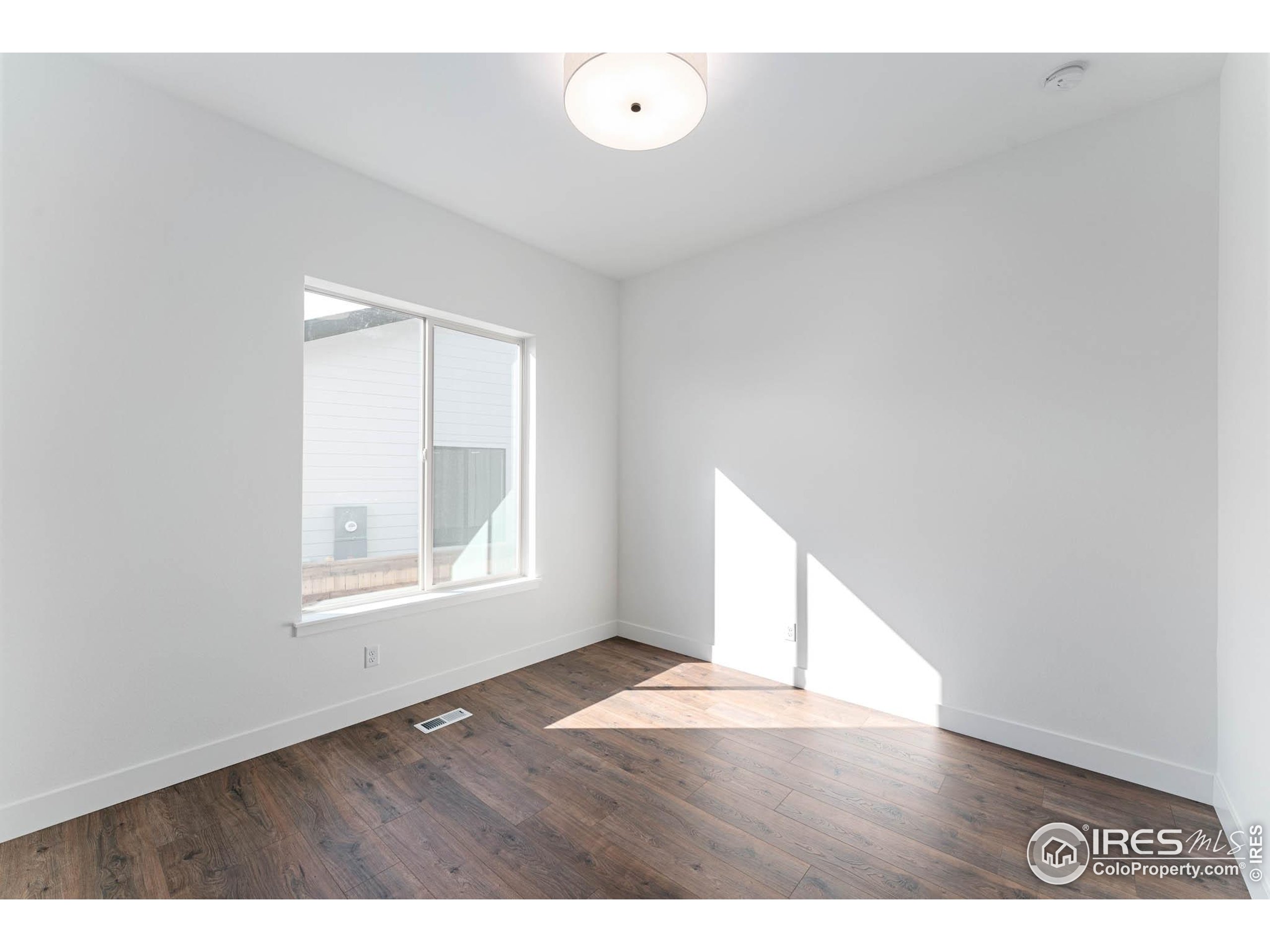 144 Boxwood Dr