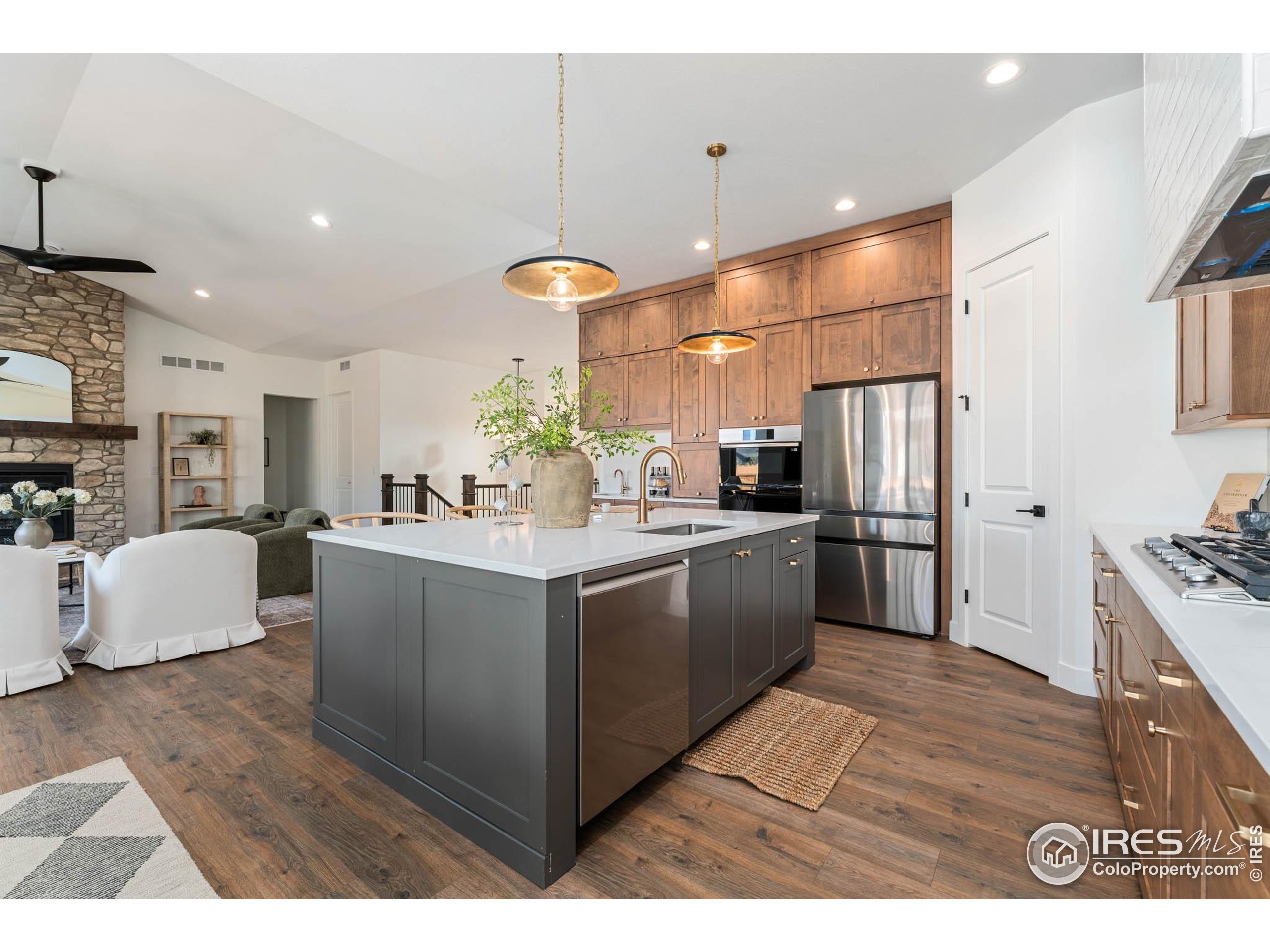 144 Boxwood Dr
