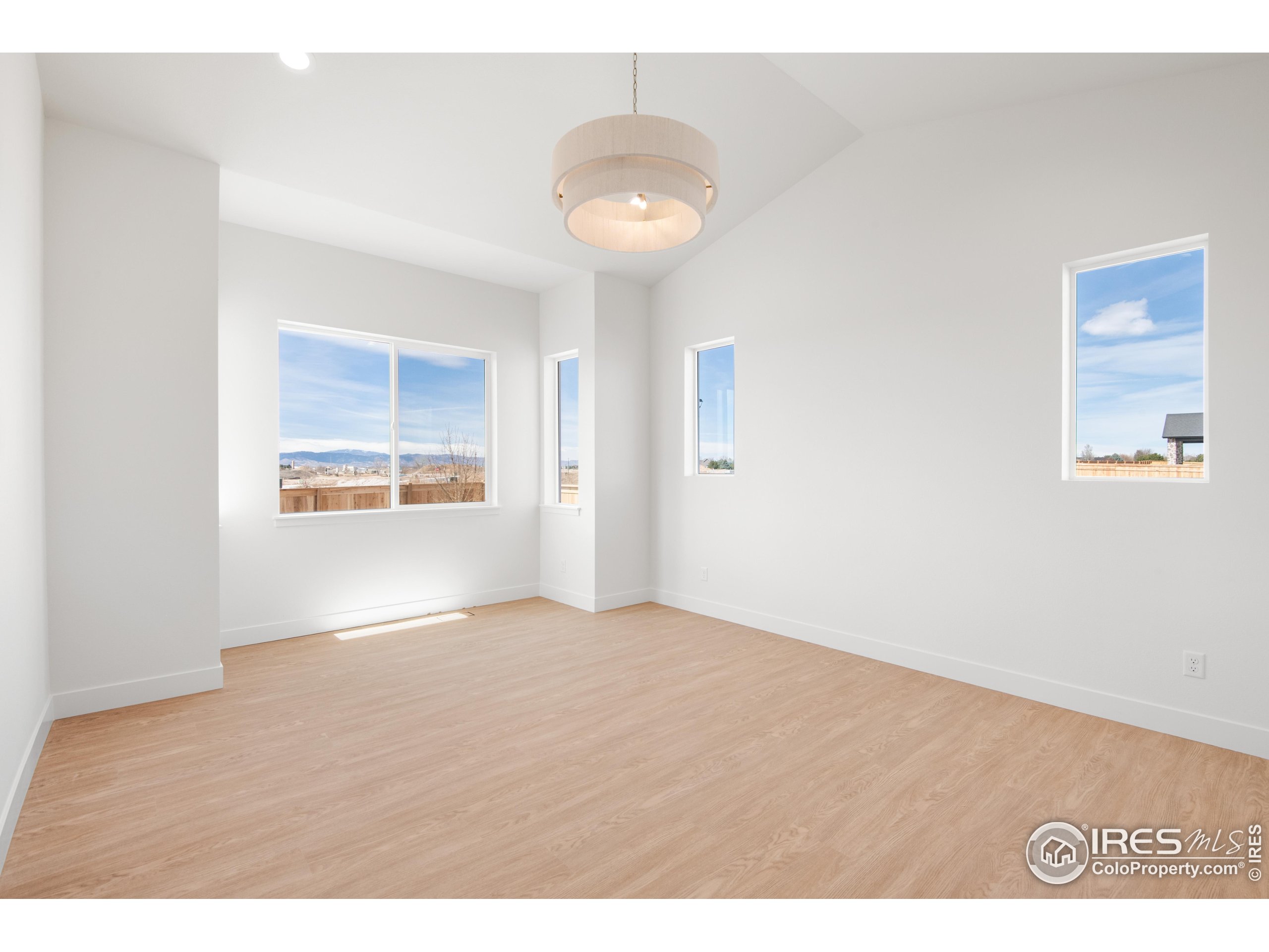20 Snowcap Dr