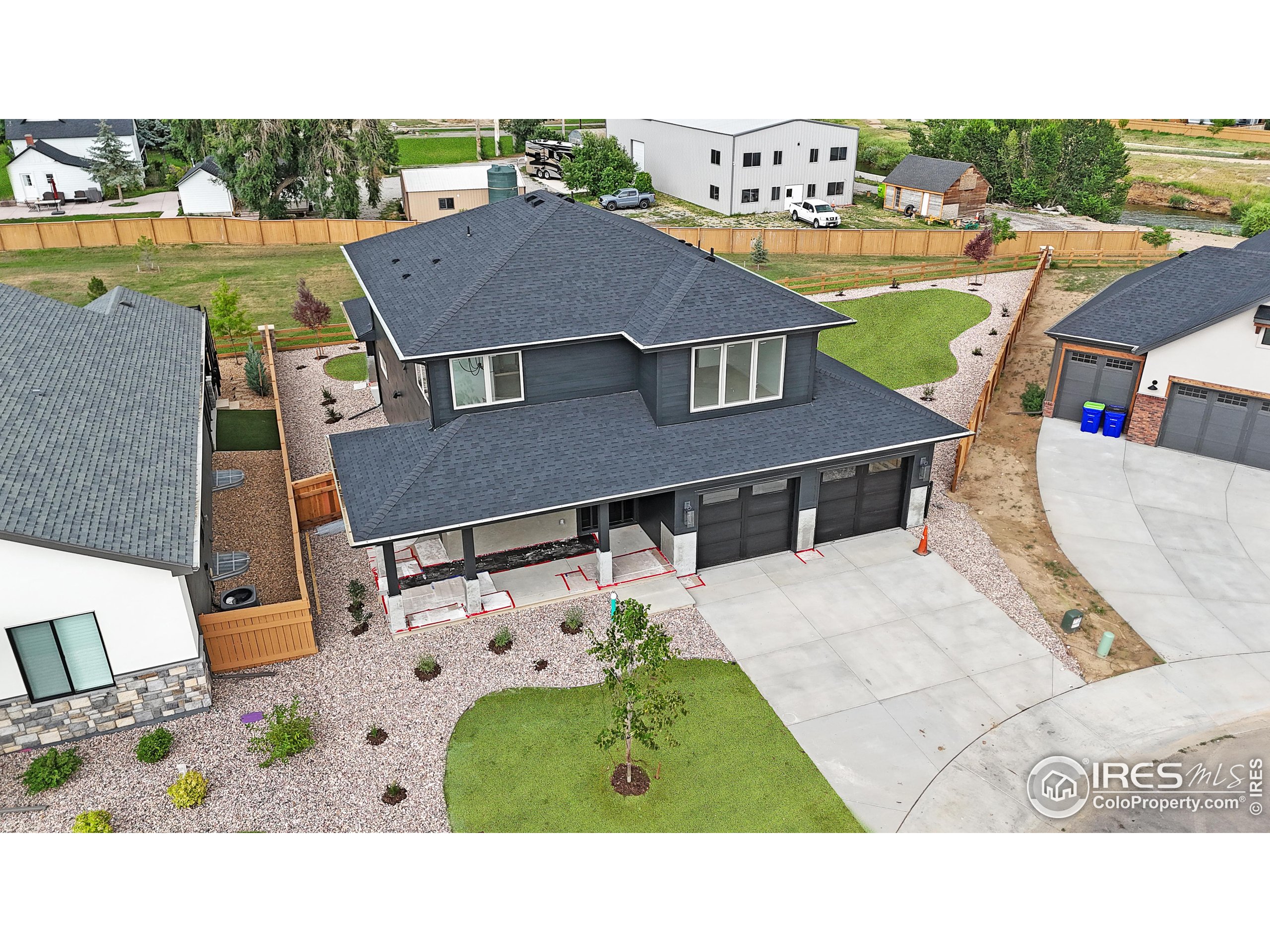 743 Little Leaf Dr