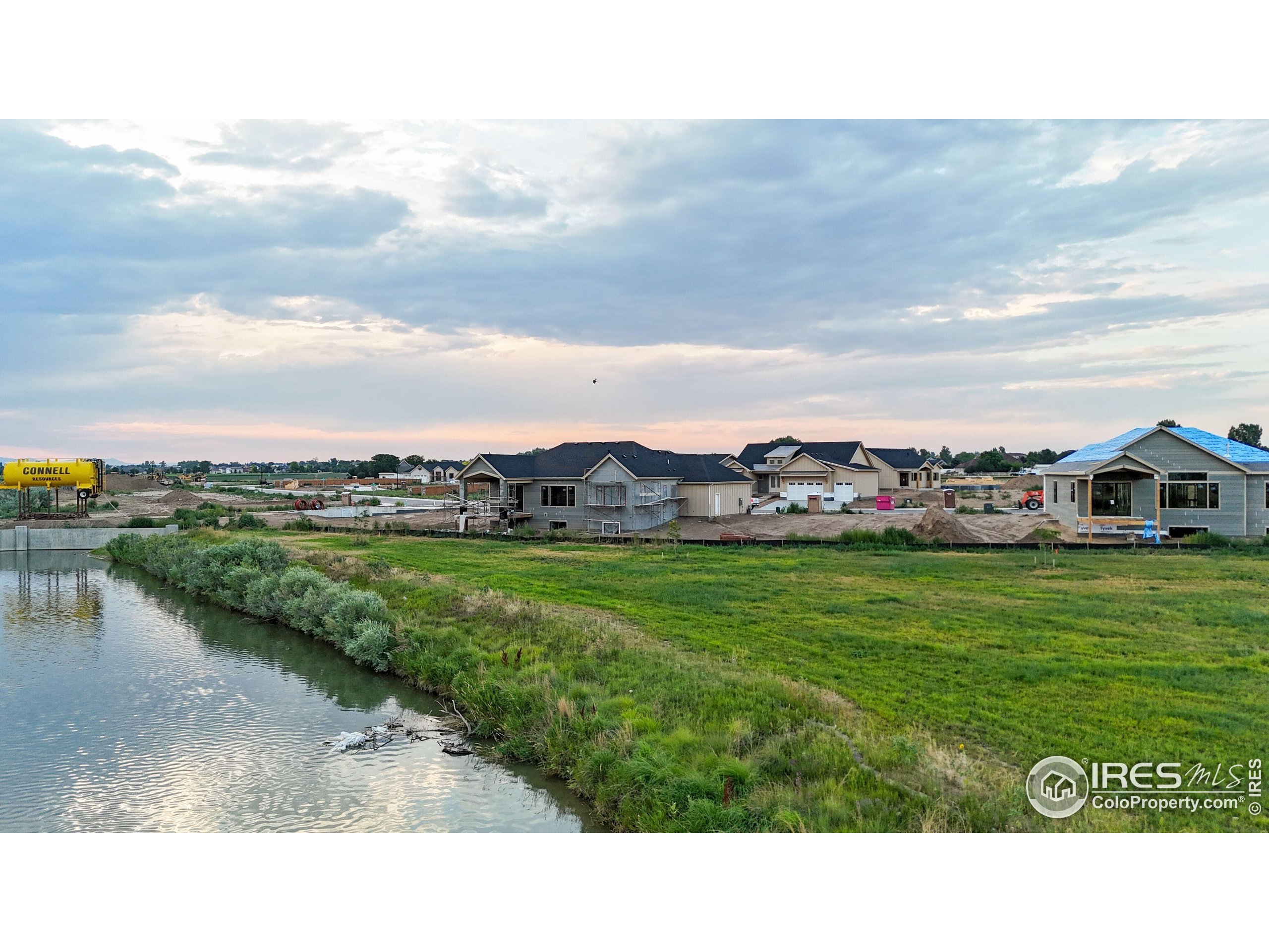 145 Boxwood Dr