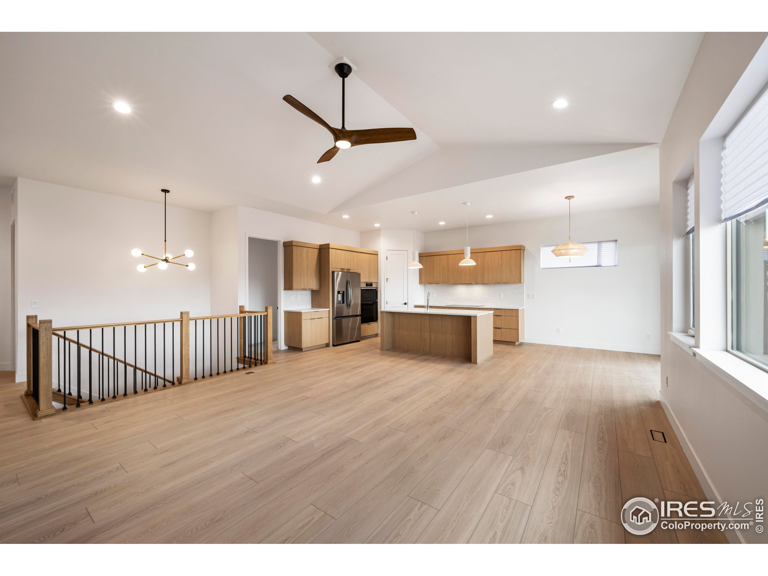 125 Boxwood Dr