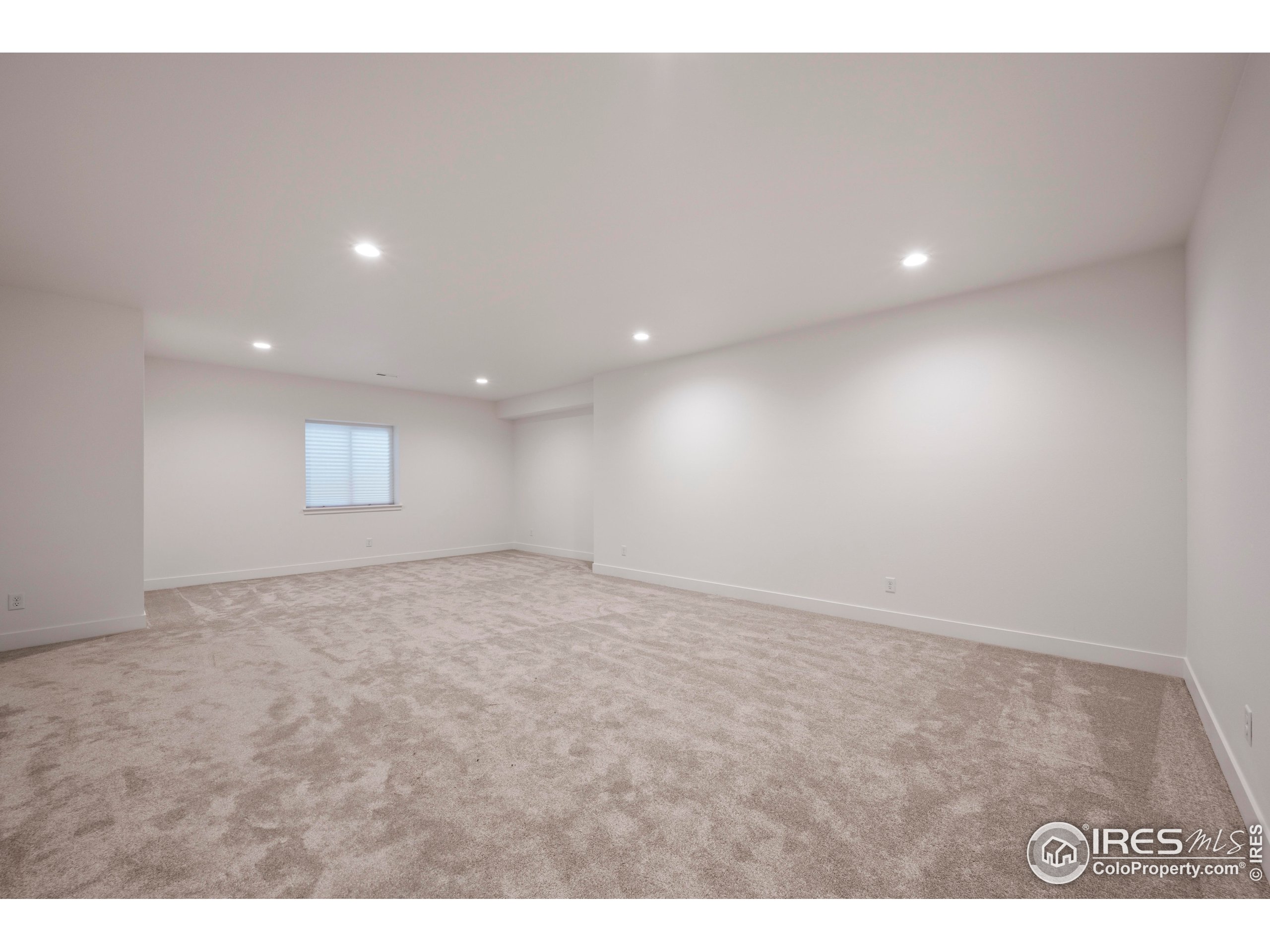125 Boxwood Dr