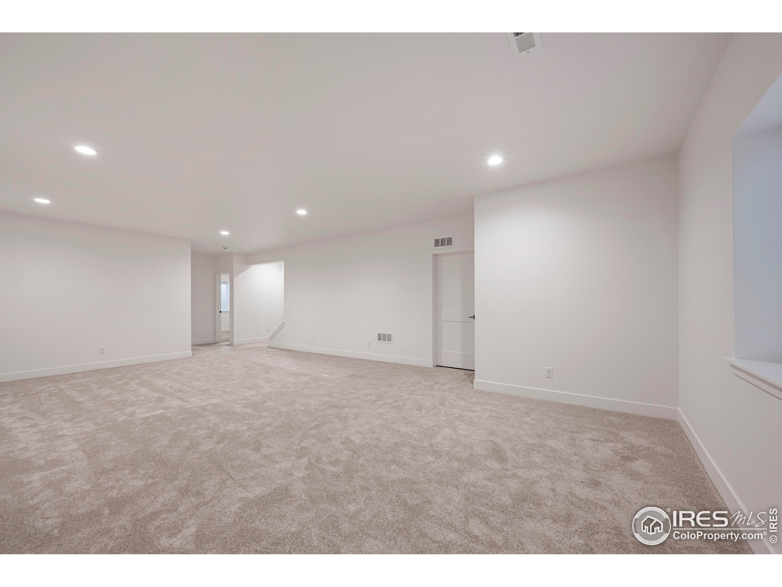 125 Boxwood Dr
