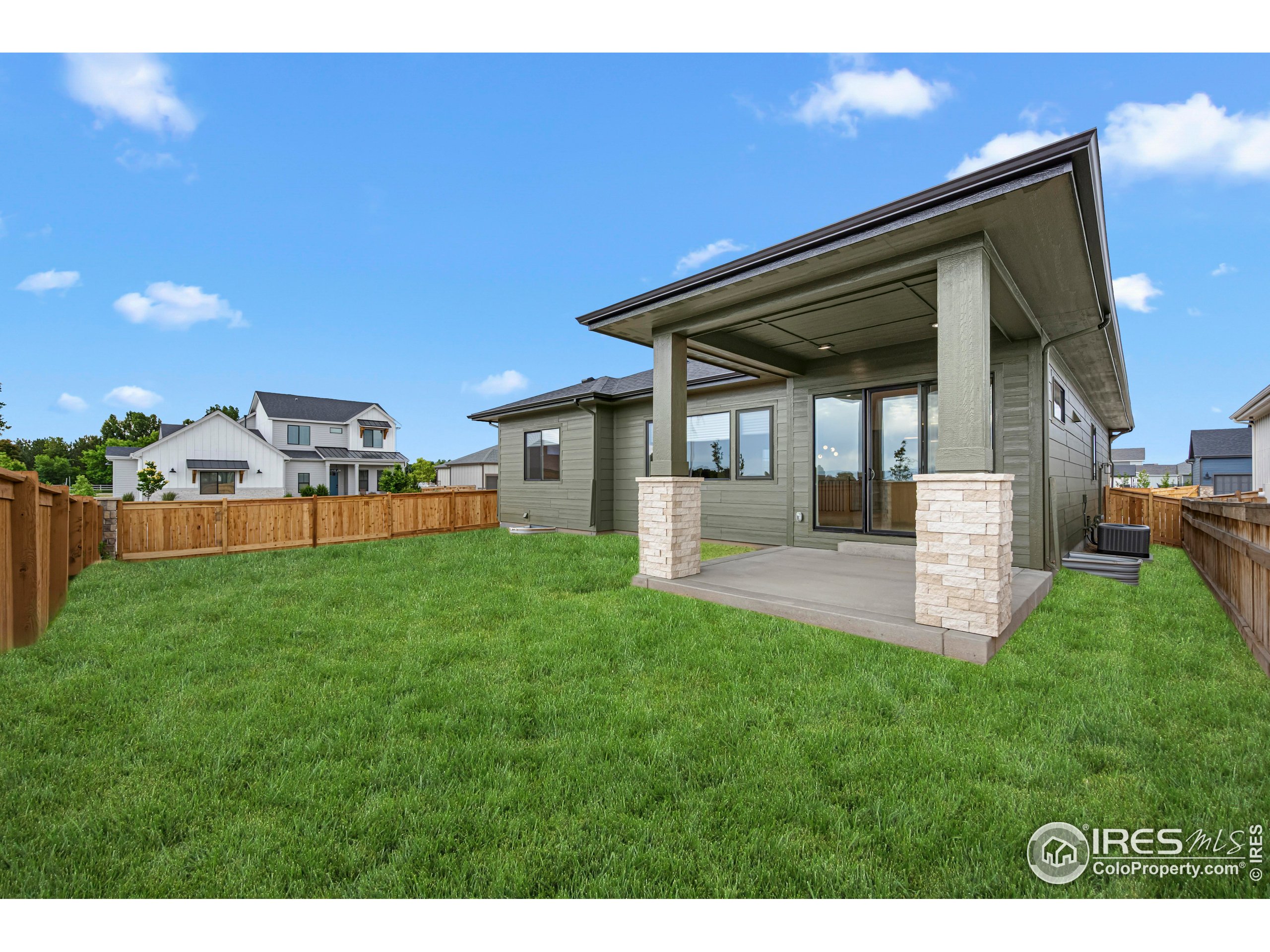 125 Boxwood Dr