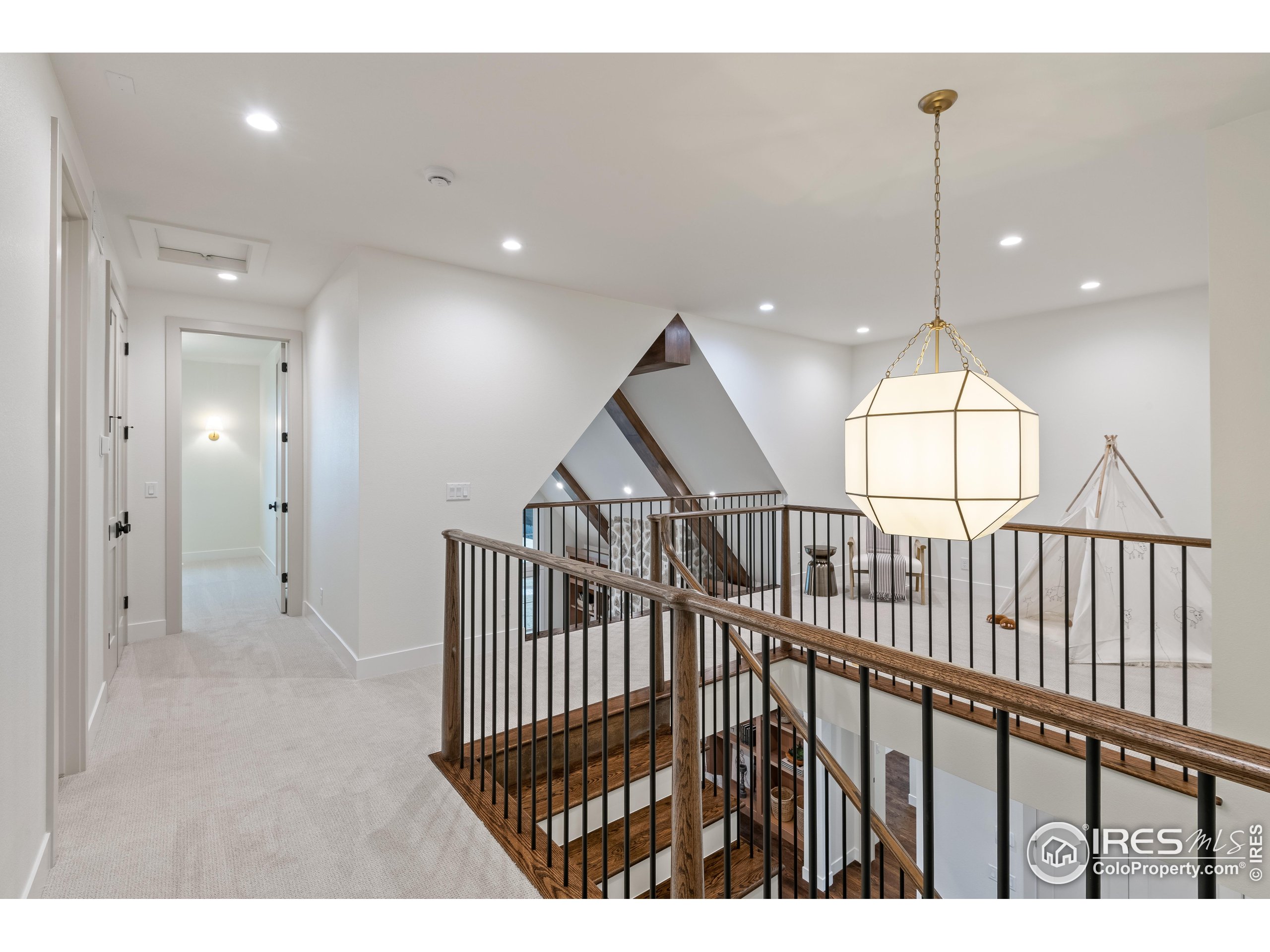 271 Cornelia Dr