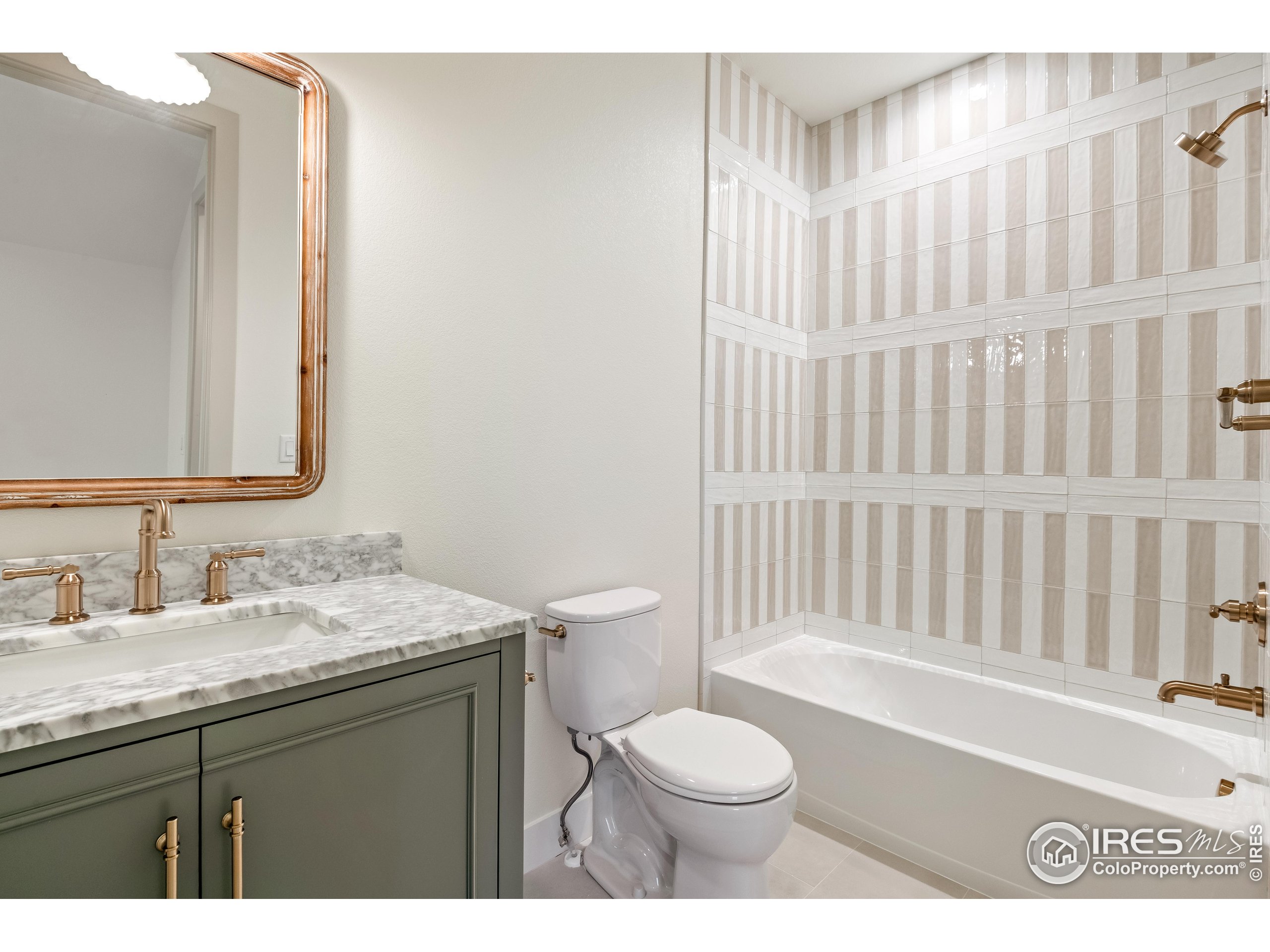 271 Cornelia Dr