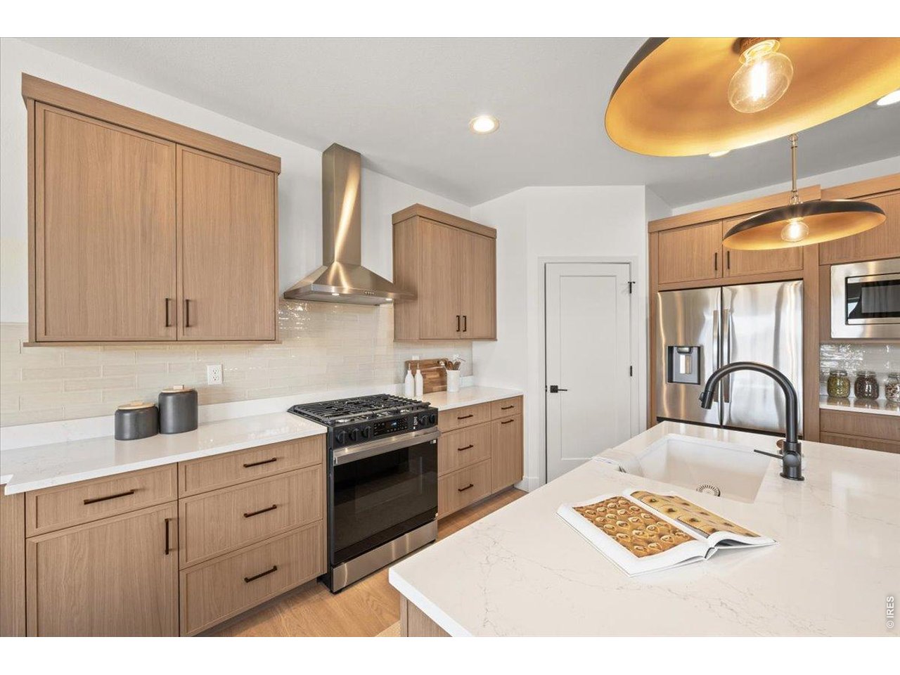 825 Doubleleaf Dr