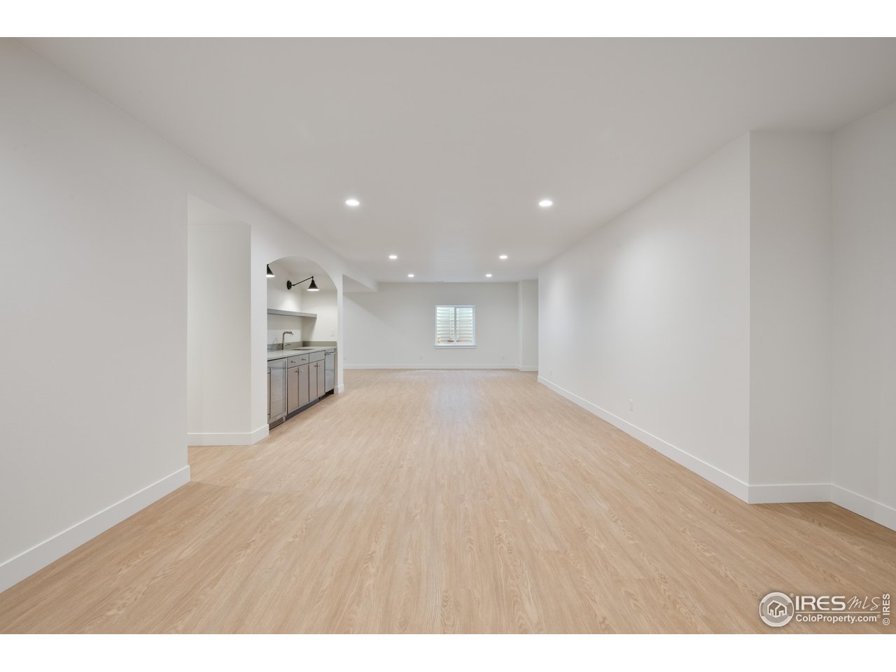 823 Clydesdale Ln