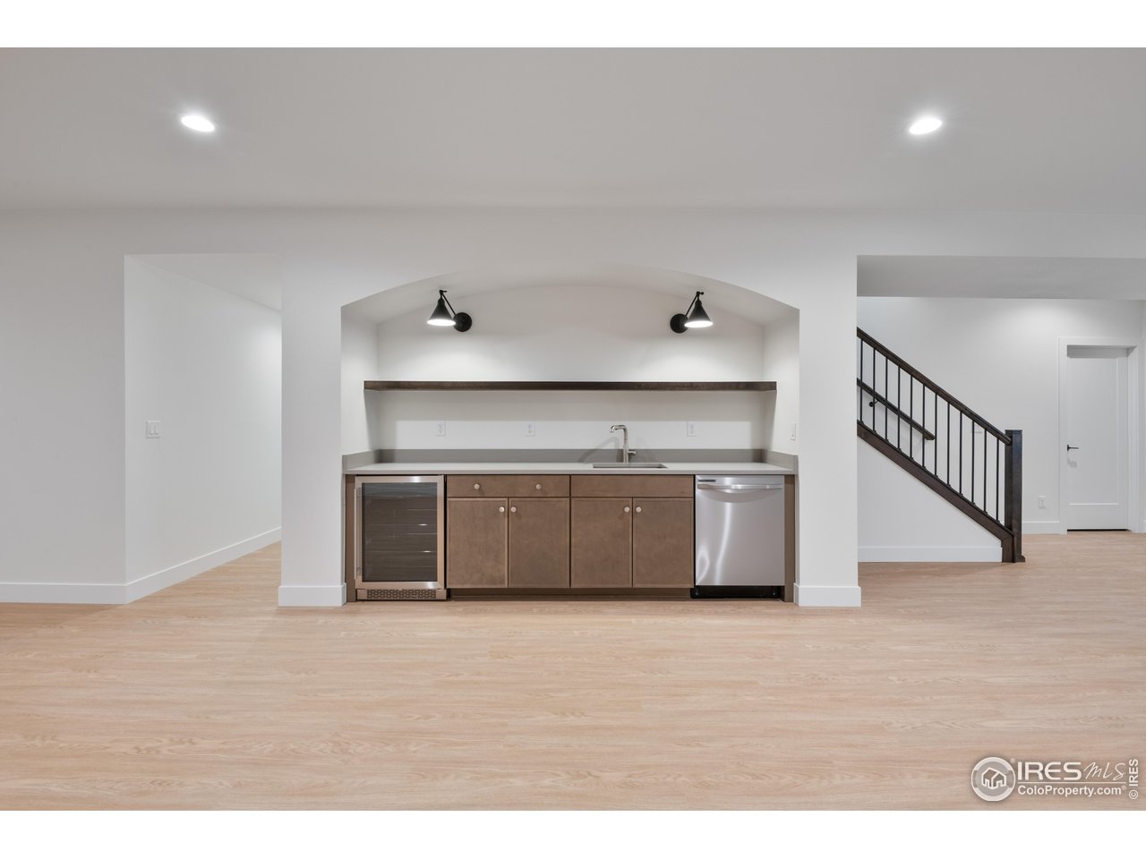 823 Clydesdale Ln