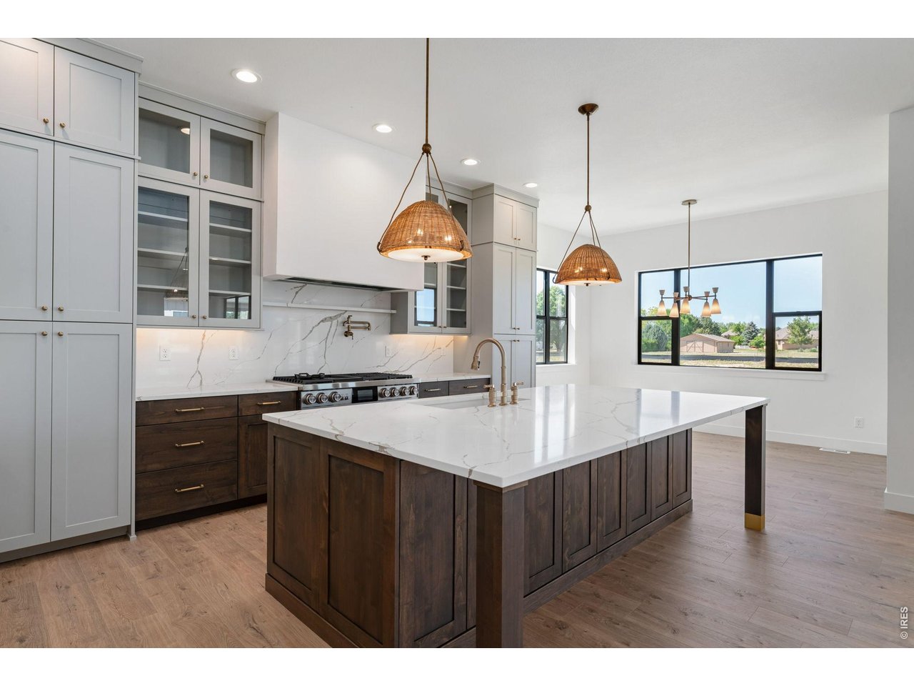 832 Clydesdale Ln