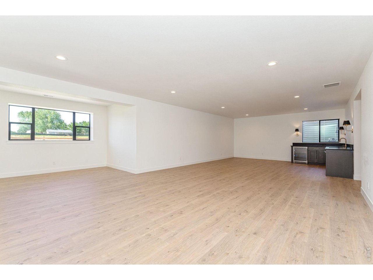 832 Clydesdale Ln