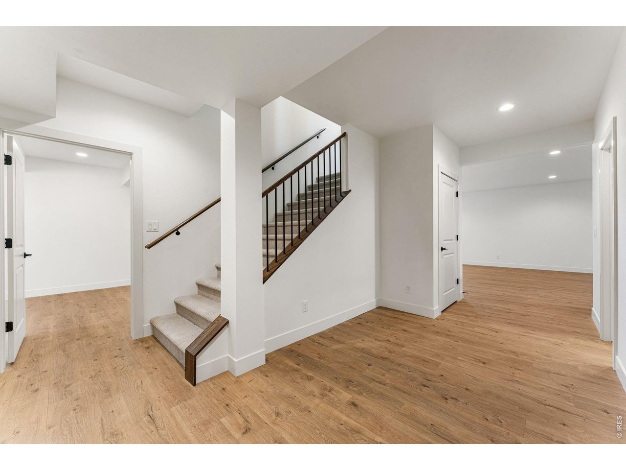 832 Clydesdale Ln