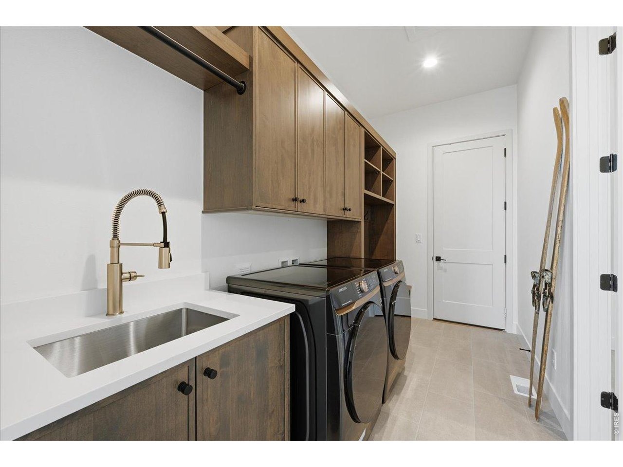 8 Blue Fortune Ct