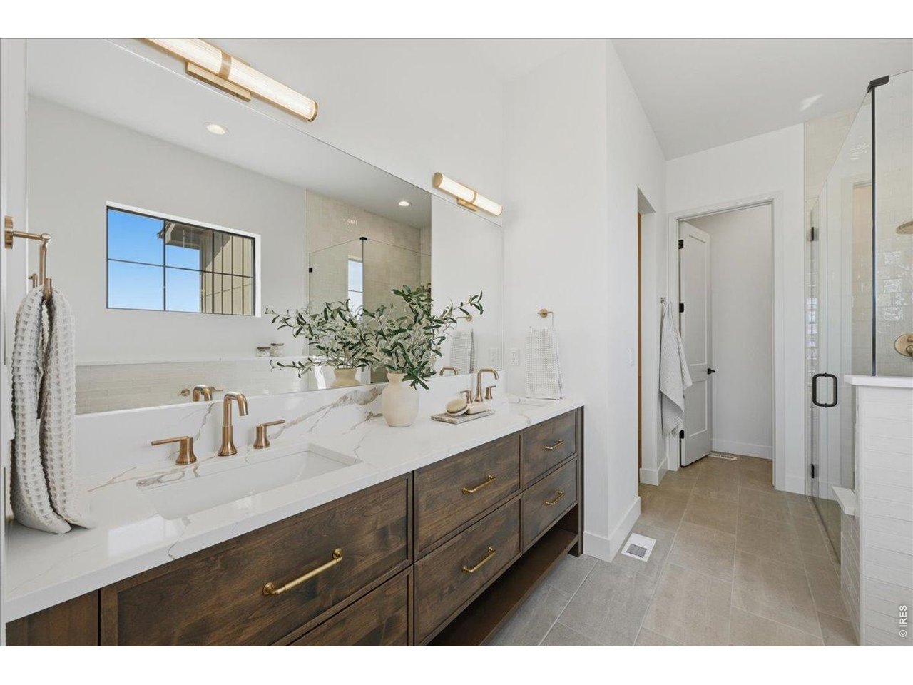 8 Blue Fortune Ct