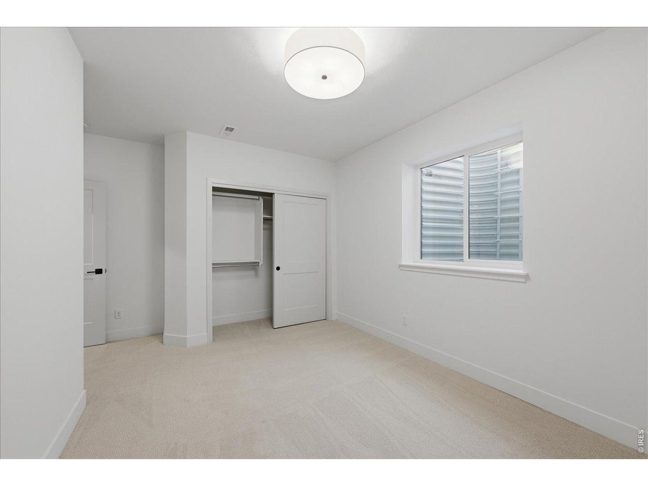 8 Blue Fortune Ct