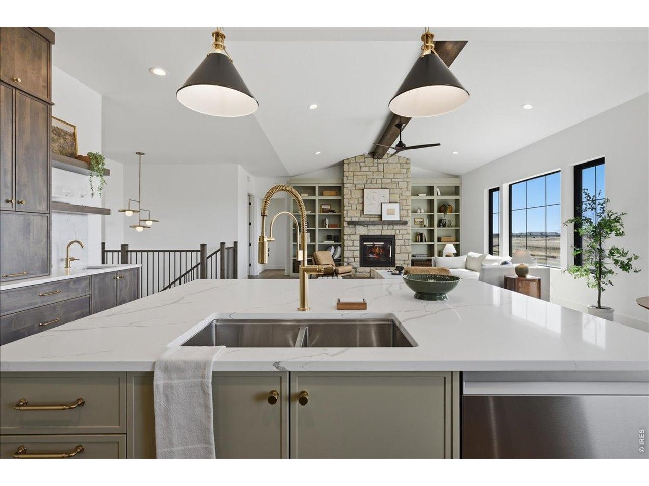 8 Blue Fortune Ct