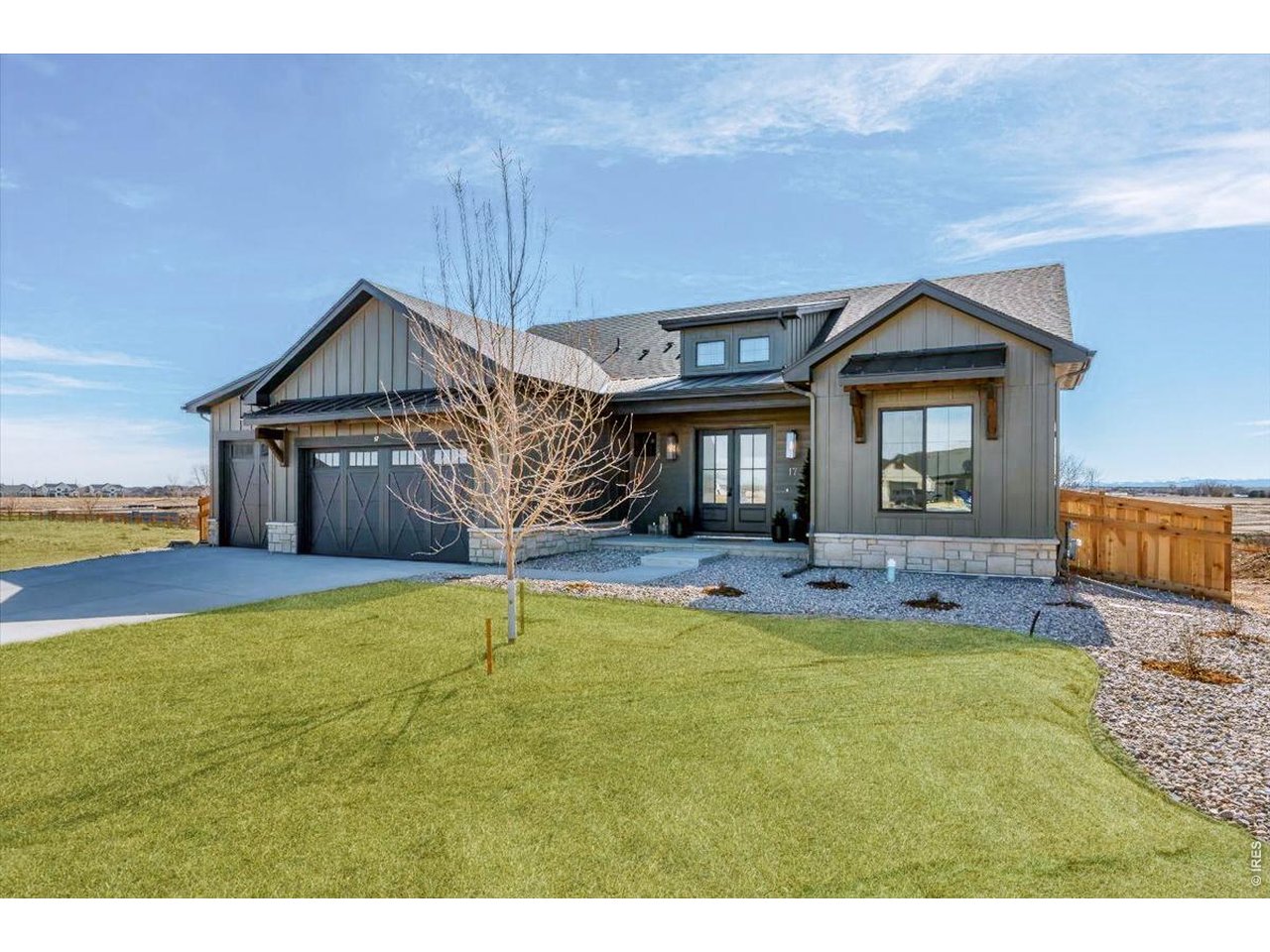 8 Blue Fortune Ct