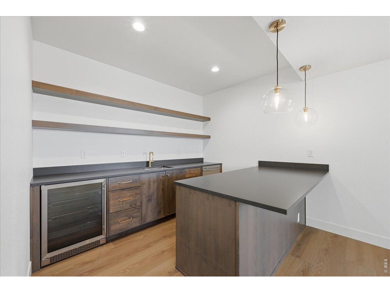 8 Blue Fortune Ct