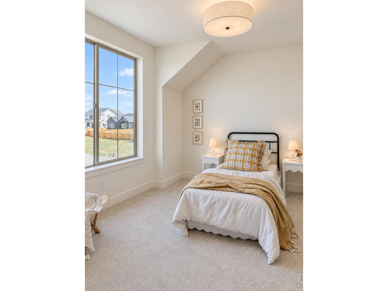 155 Boxwood Dr