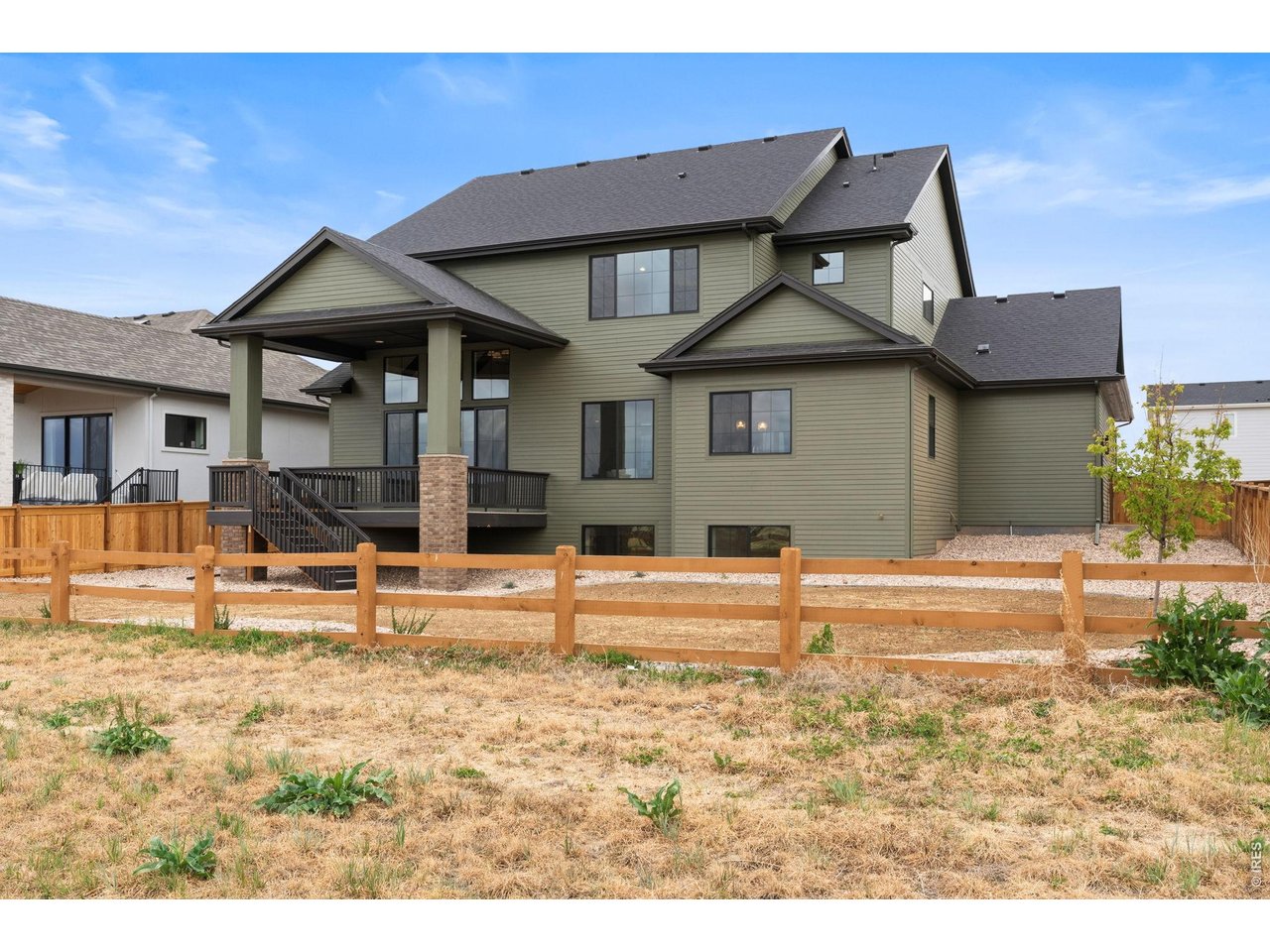 155 Boxwood Dr
