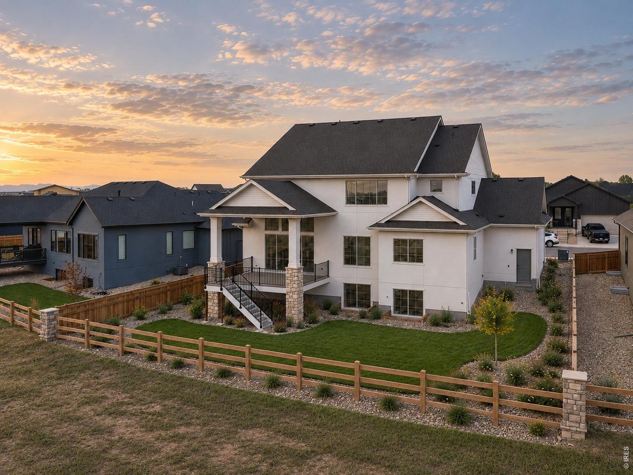 155 Boxwood Dr