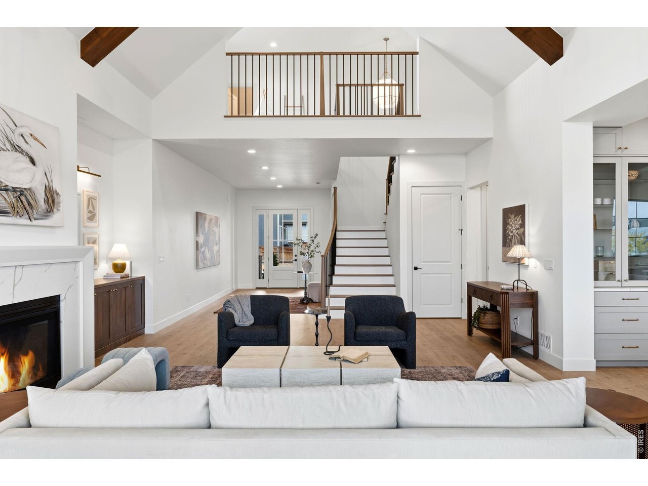 155 Boxwood Dr