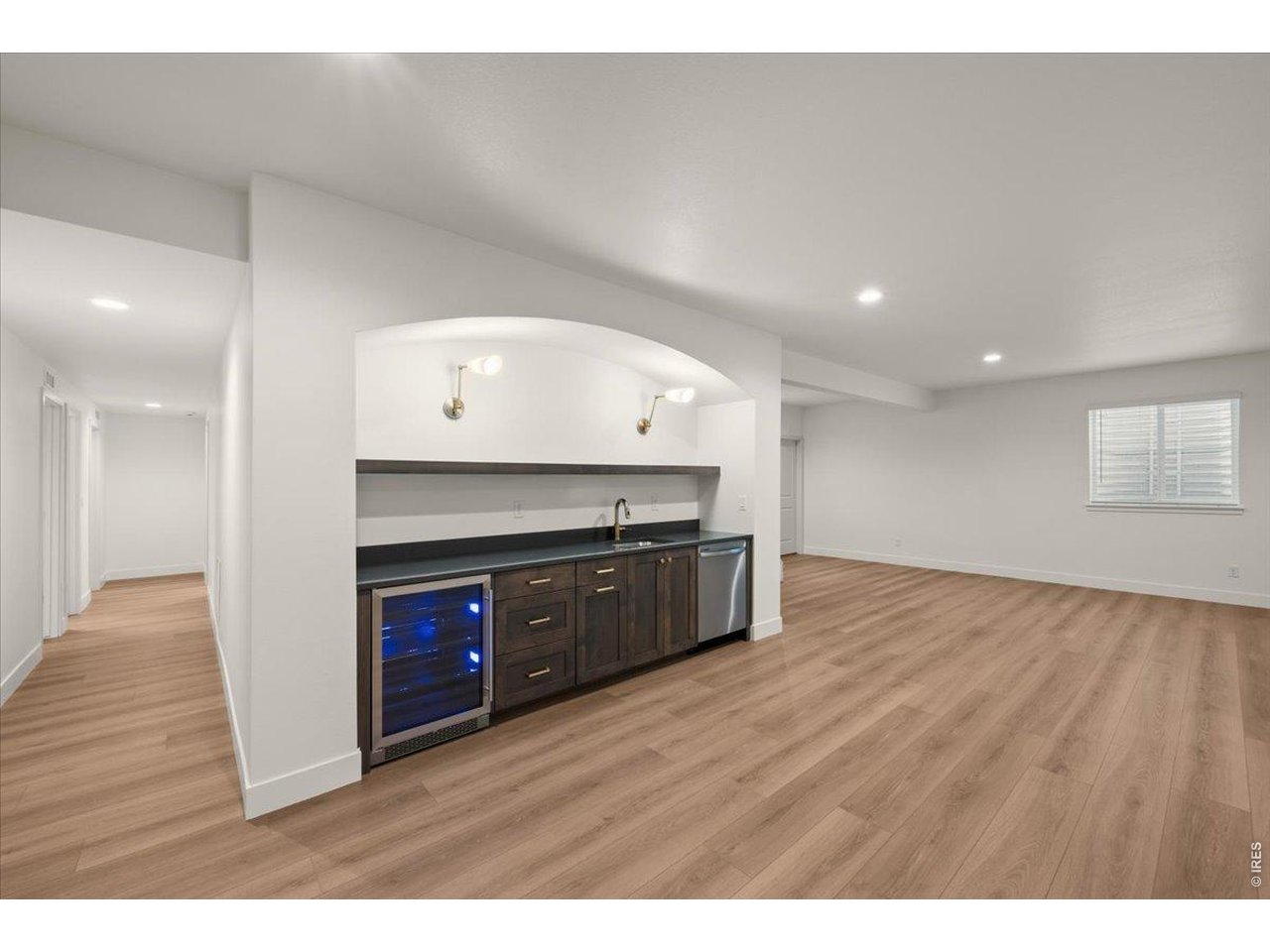 1420 S Gardenia Dr