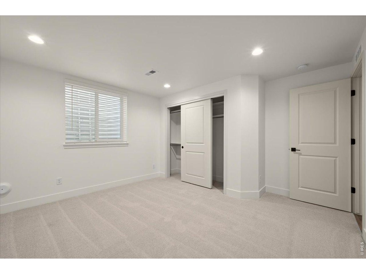 1420 S Gardenia Dr