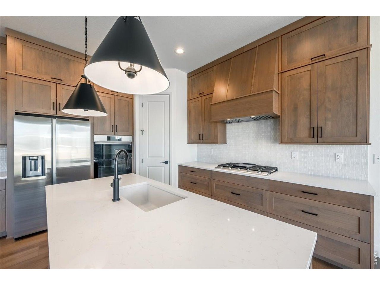 863 Clydesdale Dr