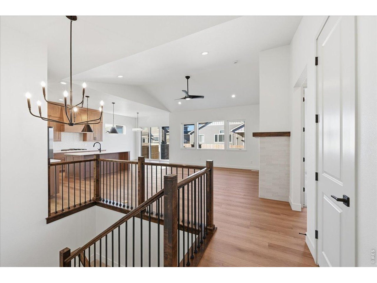 863 Clydesdale Dr