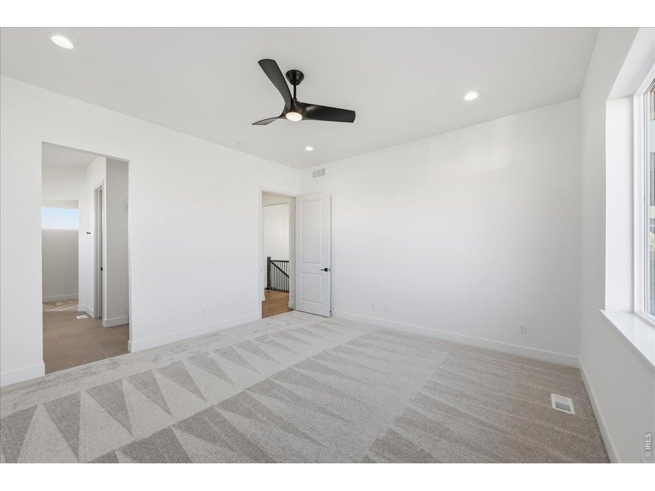 863 Clydesdale Dr