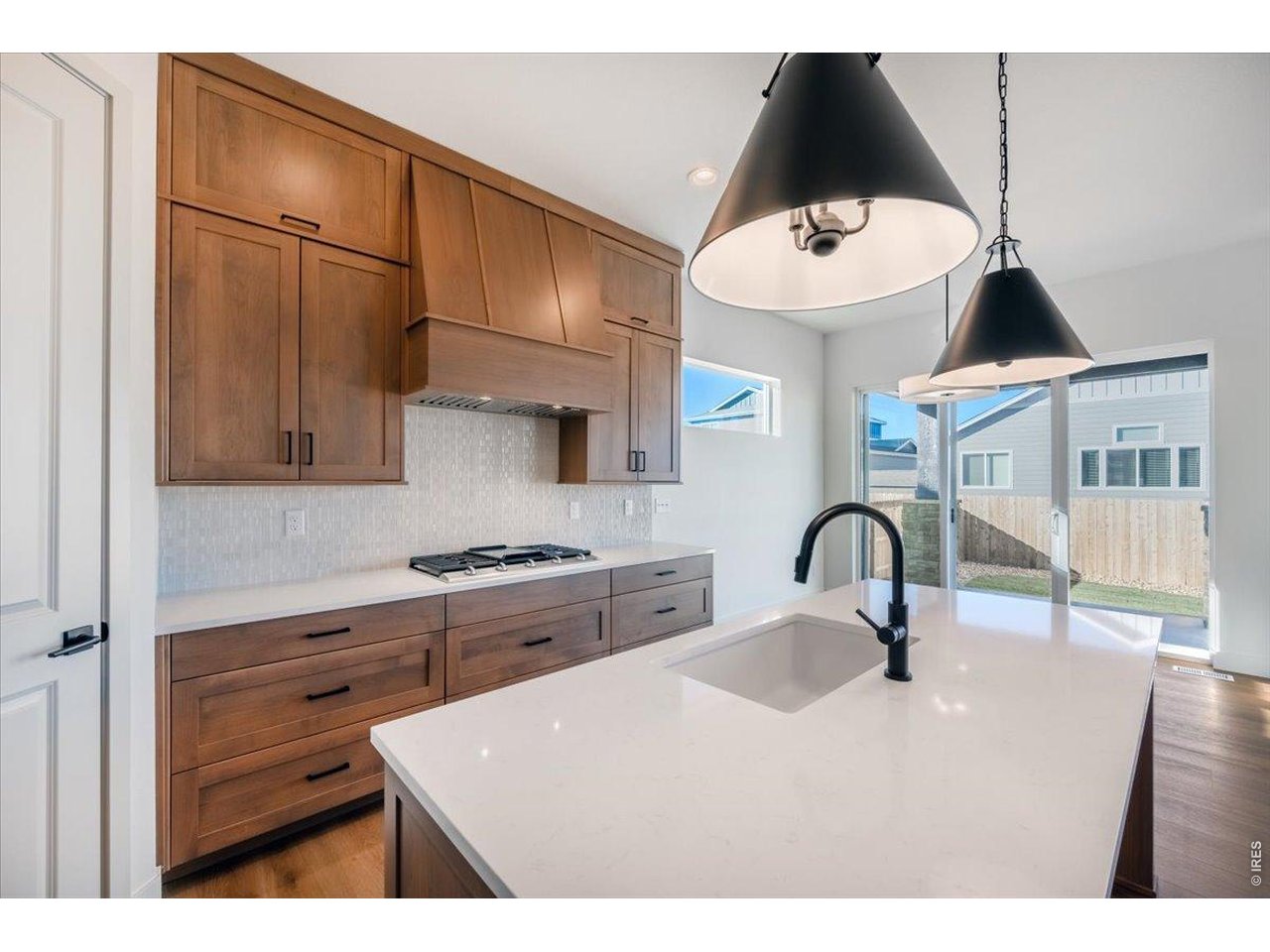 863 Clydesdale Dr