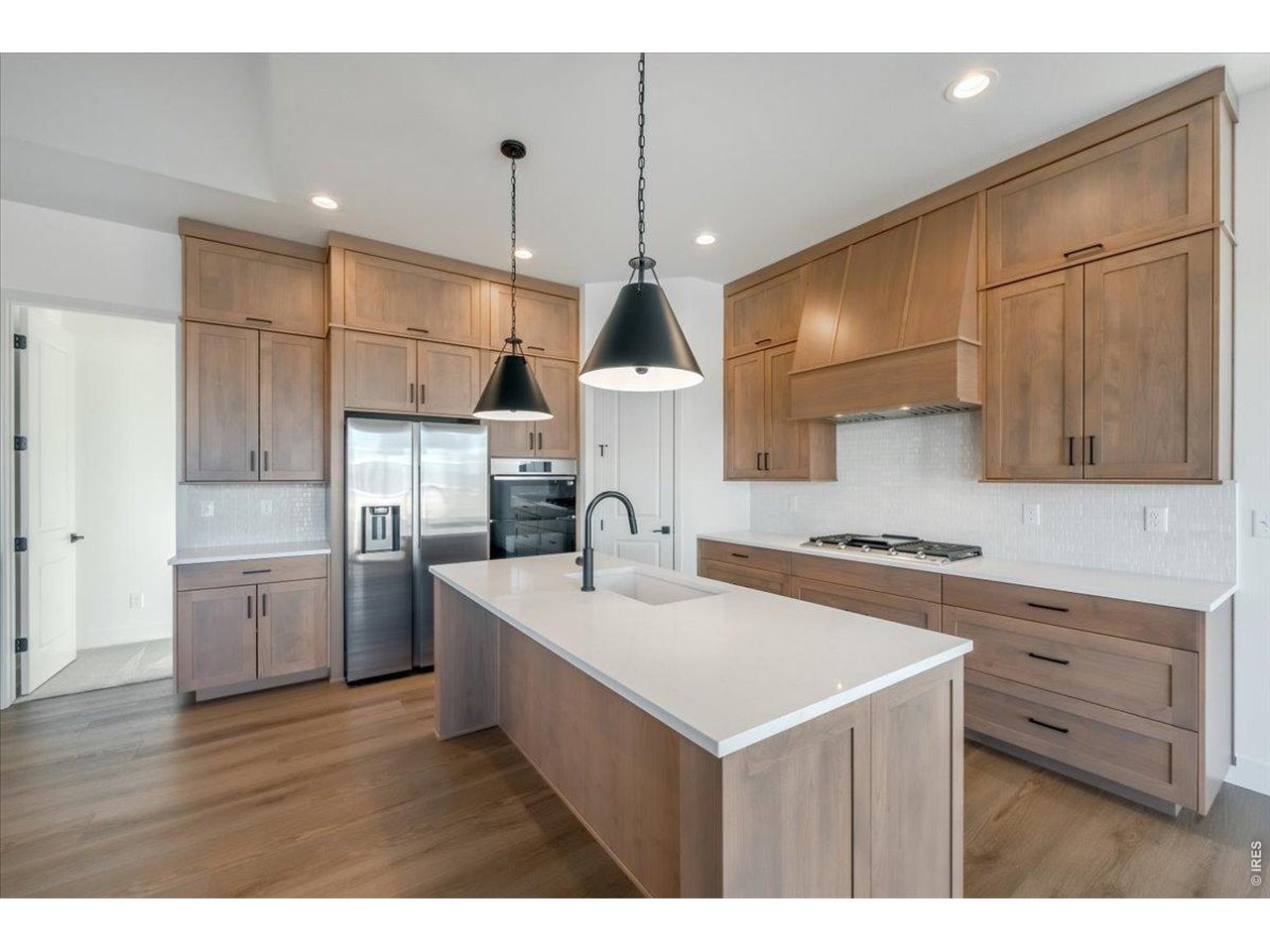 863 Clydesdale Dr